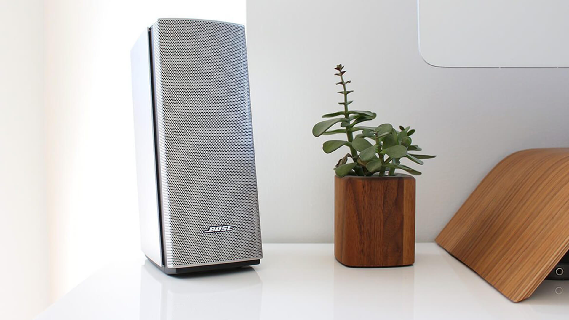 Living Room with TV & Speakers